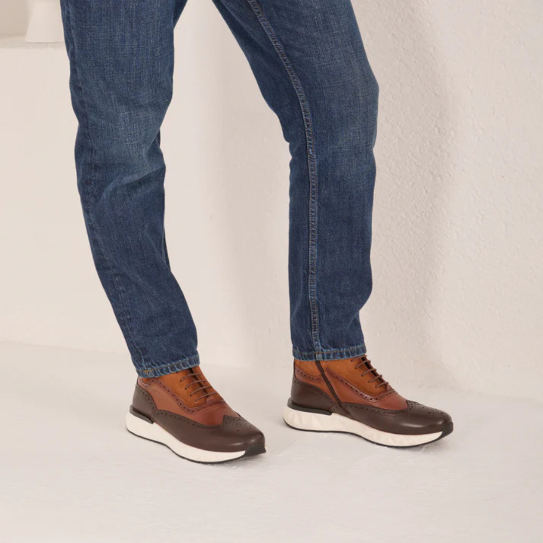 Bota casual de estilo brogue con diseño híbrido para hombre