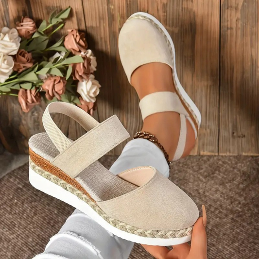 Sandalias cerradas de tacón en gamuza para mujer