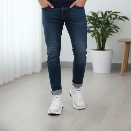 Zapatillas urbanas de diseño minimalista y lujo discreto