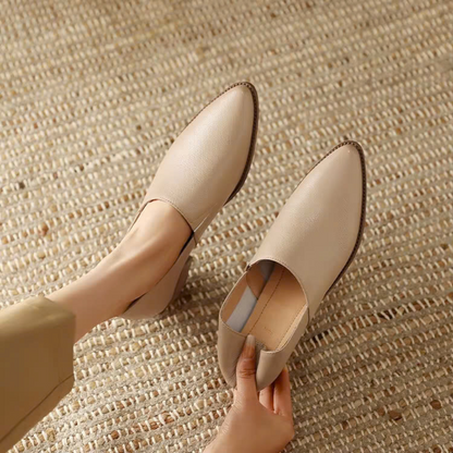 zapatos de piel auténtica con punta puntiaguda y tacón medio