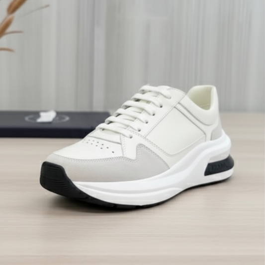 Zapatillas urbanas de diseño minimalista y lujo discreto