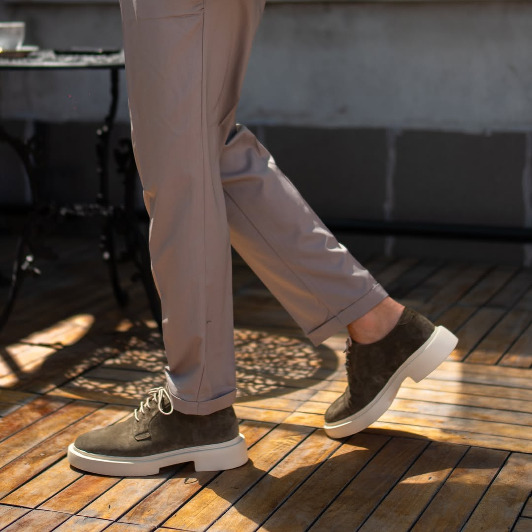 Zapatos casuales con tacon bajo y cordones para hombre