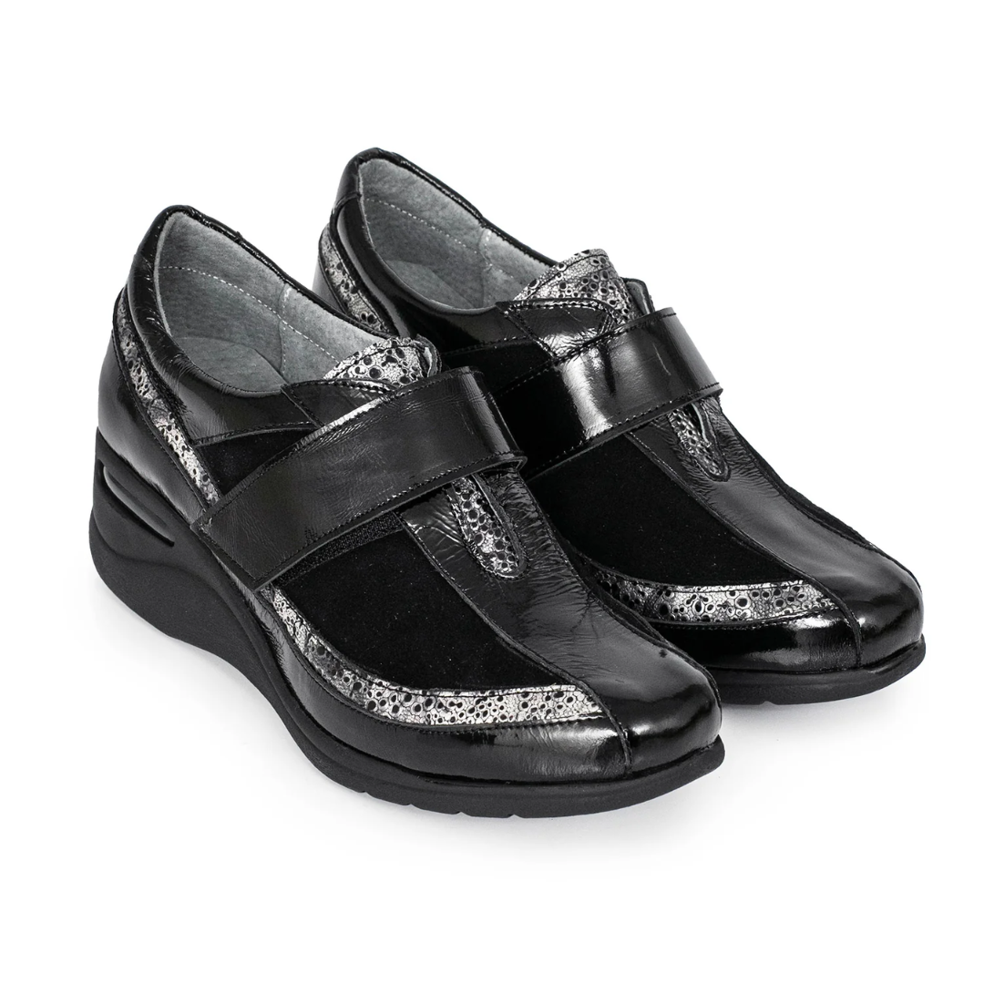 Zapato de Charol con Velcro y Tacón Cómodo®