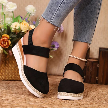 Sandalias cerradas de tacón en gamuza para mujer