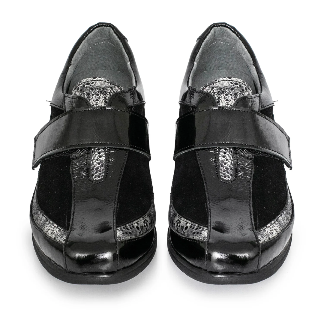 Zapato de Charol con Velcro y Tacón Cómodo®