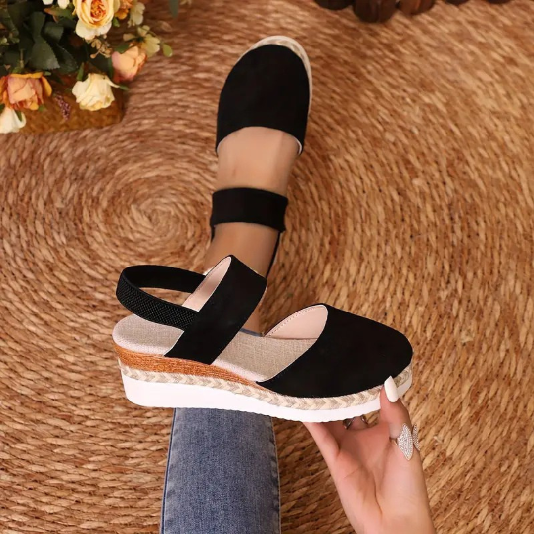 Sandalias cerradas de tacón en gamuza para mujer