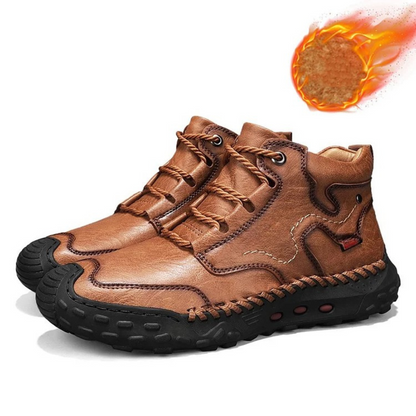 Botas de montaña de piel cosida