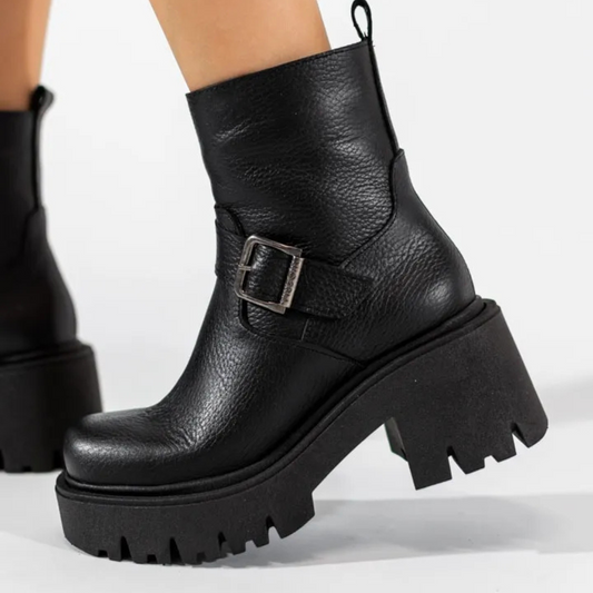 Botas de cuero para mujer con tacon bajo y hebilla decorativa
